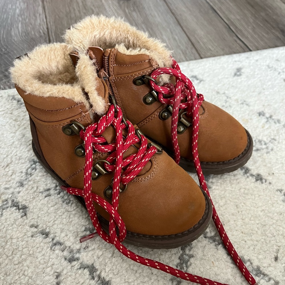 Cat and Jack Boots 8C